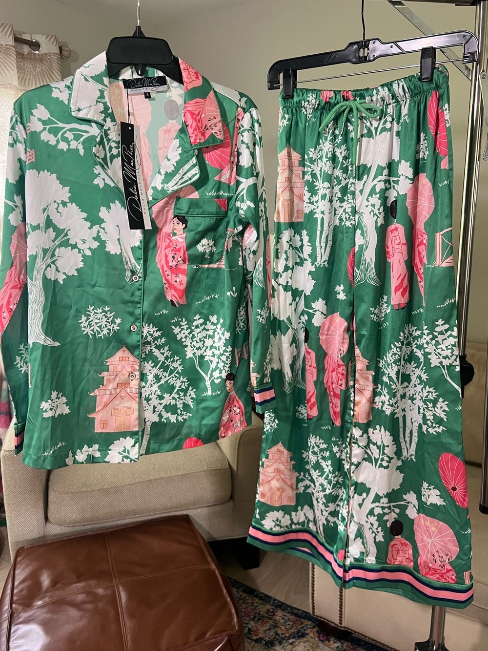 NWT Dalia MacPhee 2-piece Pajama Set size Small